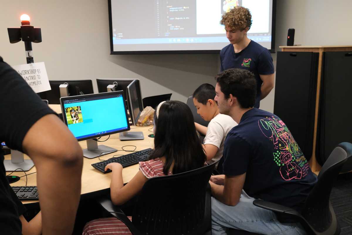 OSC hosts web development workshop at the annual Women in Computer Science & Engineering (WiCSE) Code-A-Thon
